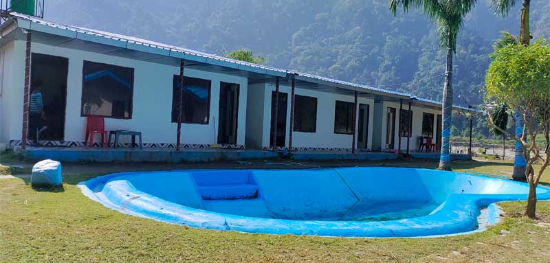 Riverside AC Cottages and Swiss Camps