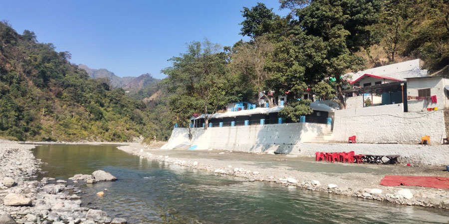 Riverside AC Cottages