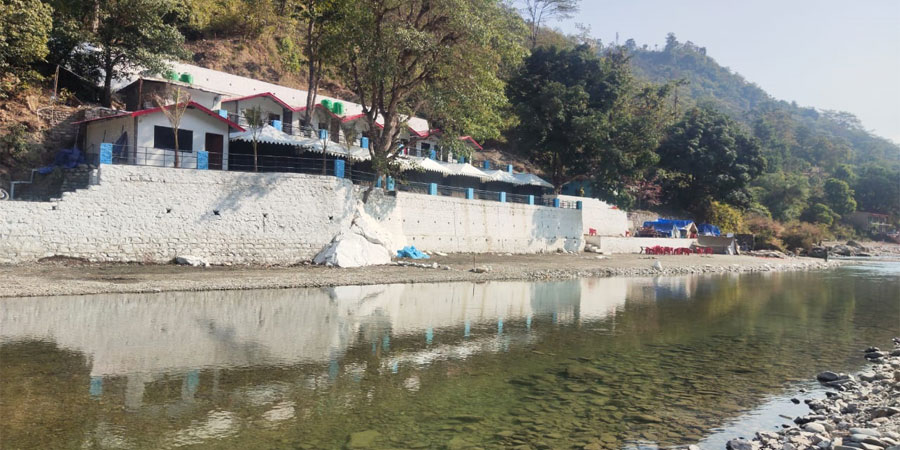 Riverside AC Cottages